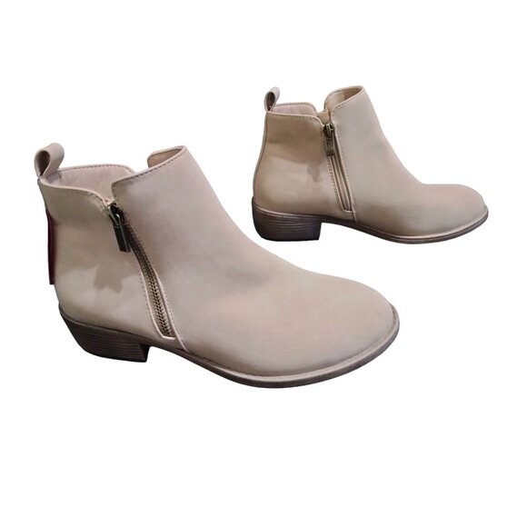 Jeossy Womens Size 9.5 Ankle Boots Beige Zipper Closure Low Heel Chic Design - Picture 6 of 10